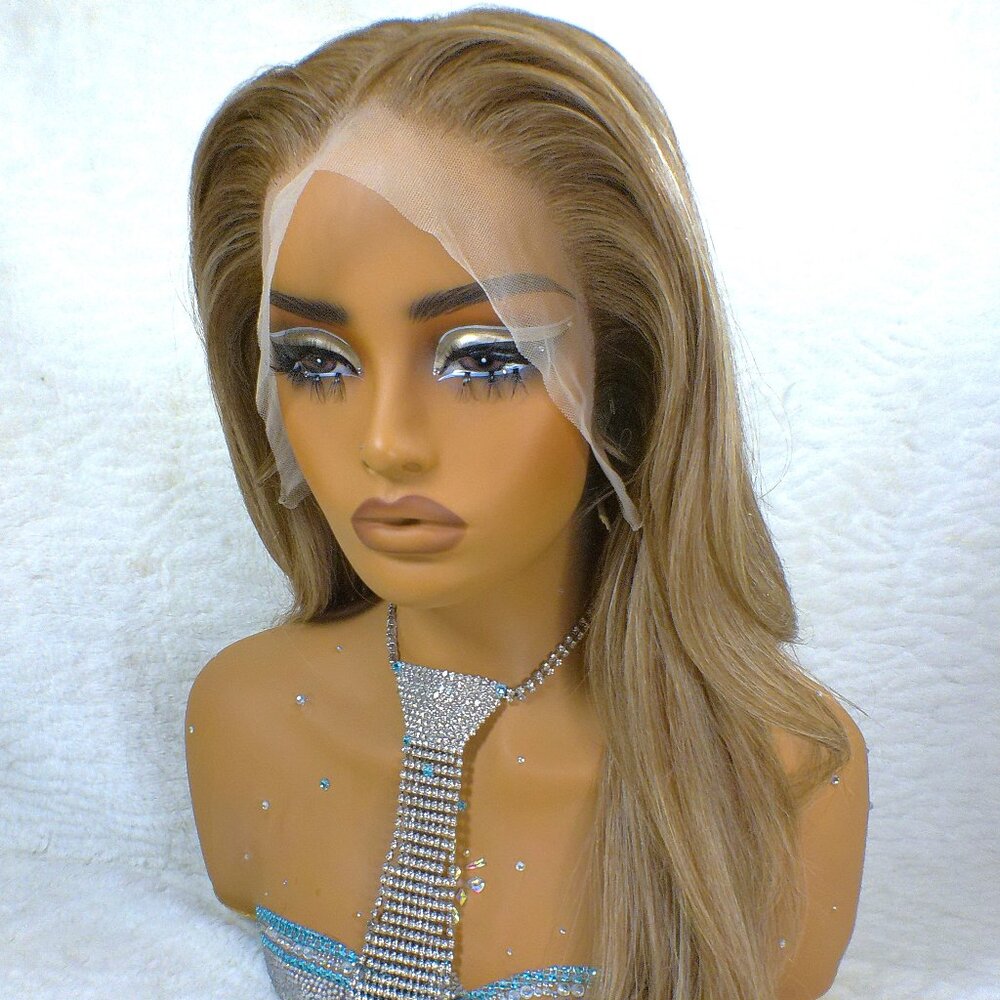 ✨16 In Layered Highlighted Blonde Dimensional Lace Wig w/Large Parting Area ✨